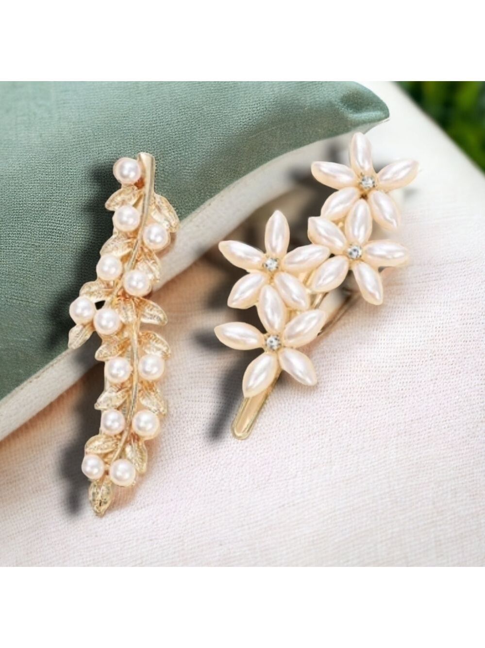 NWT 2 Pc Pearl and Crystal Hair Clip/ barette set